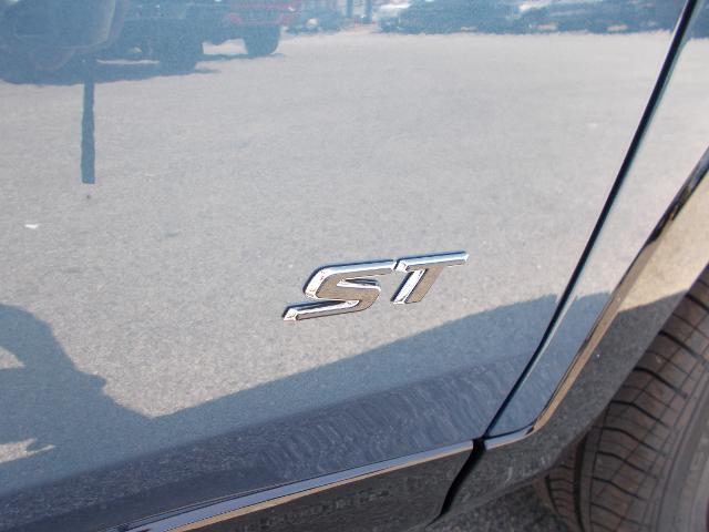 2026 Buick NV Sport Touring FWD