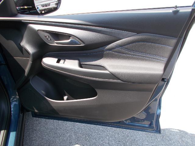 2026 Buick NV Sport Touring FWD