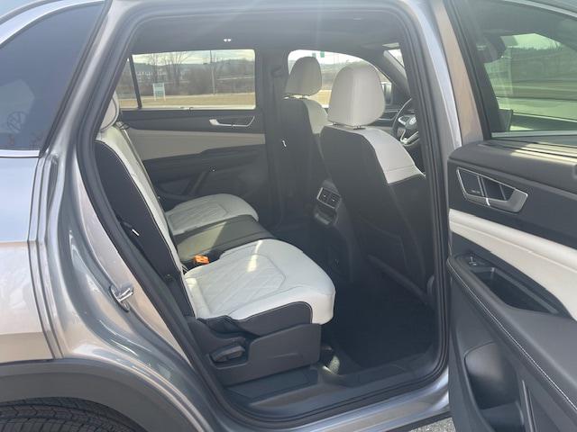2026 Volkswagen Atlas Cross Sport SEL Premium R-Line