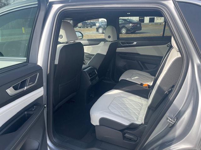 2026 Volkswagen Atlas Cross Sport SEL Premium R-Line