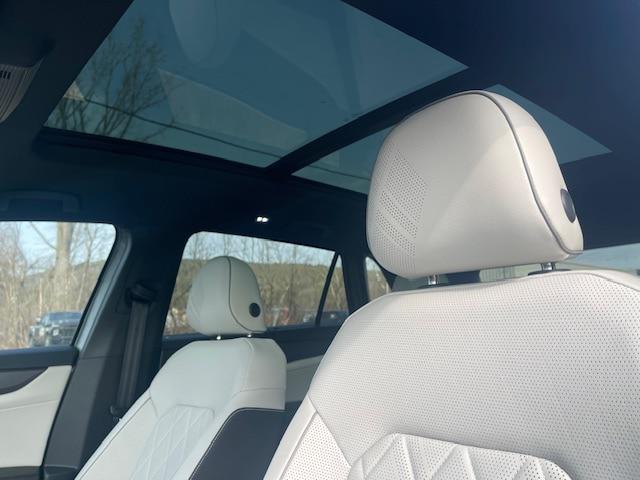 2026 Volkswagen Atlas Cross Sport SEL Premium R-Line
