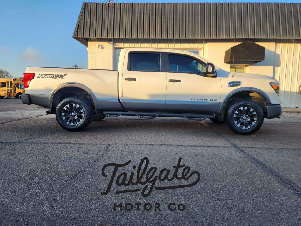 2017 Nissan Titan XD Pro-4X's photo