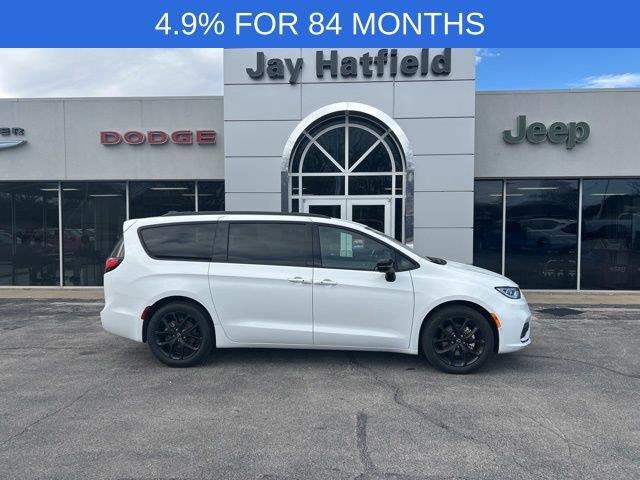 2026 Chrysler Pacifica Select for sale in Frontenac, KS