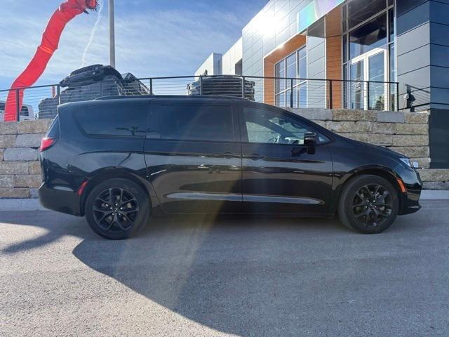 2022 Chrysler Pacifica Touring L AWD