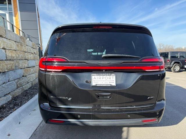 2022 Chrysler Pacifica Touring L AWD