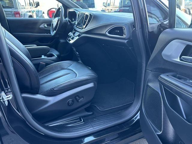 2022 Chrysler Pacifica Touring L AWD