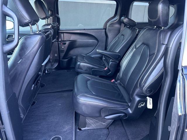 2022 Chrysler Pacifica Touring L AWD