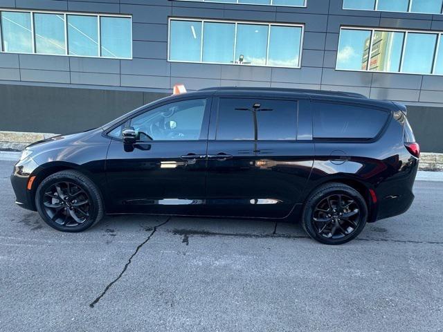 2022 Chrysler Pacifica Touring L AWD