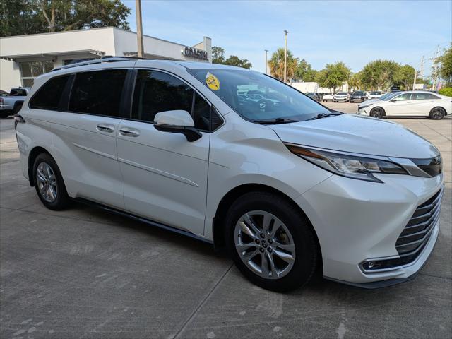 2022 Toyota Sienna Limited