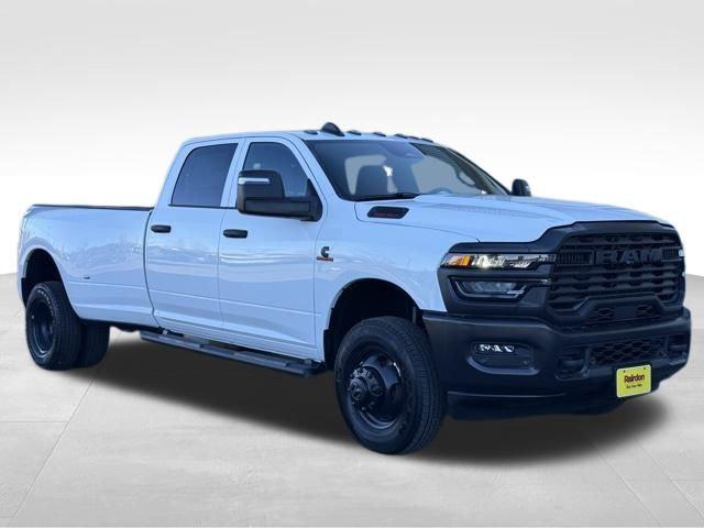 2026 RAM Ram 3500 RAM 3500 TRADESMAN CREW CAB 4X4 8 BOX