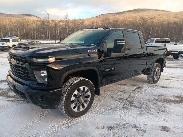 2024 Chevrolet Silverado 2500HD 4WD Crew Cab Standard Bed Custom