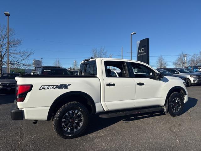 2023 Nissan TITAN Crew Cab PRO-4X 4x4