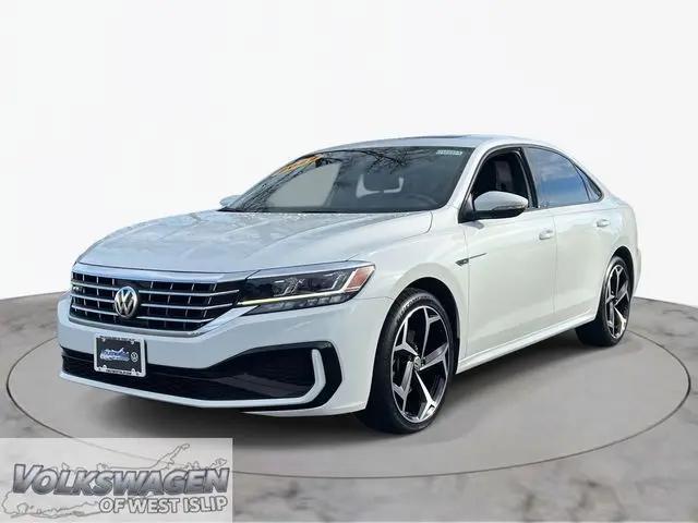 2022 Volkswagen Passat 2.0T R-Line