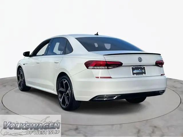 2022 Volkswagen Passat 2.0T R-Line