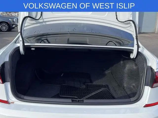 2022 Volkswagen Passat 2.0T R-Line