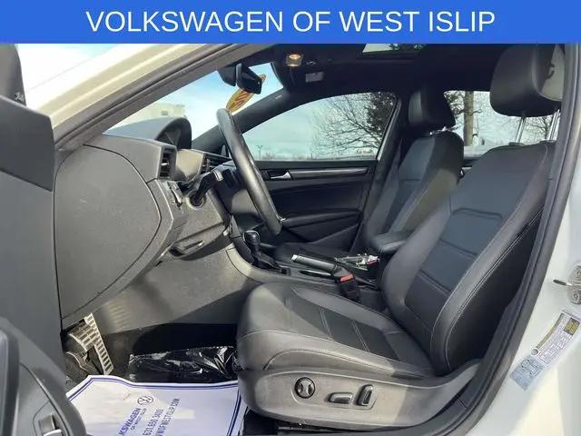 2022 Volkswagen Passat 2.0T R-Line