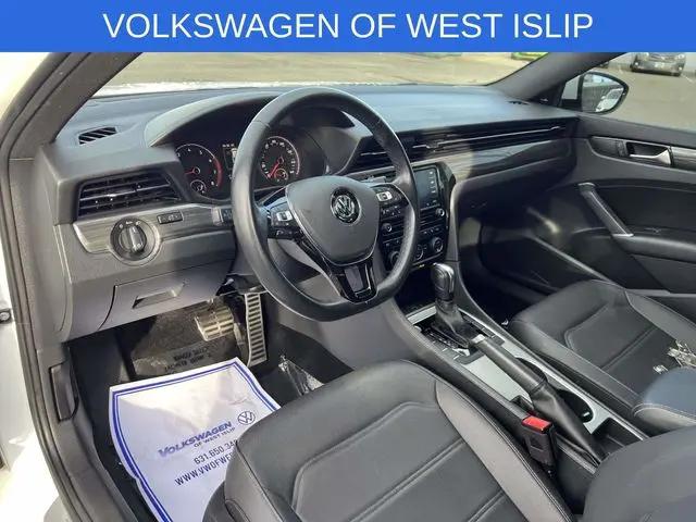 2022 Volkswagen Passat 2.0T R-Line
