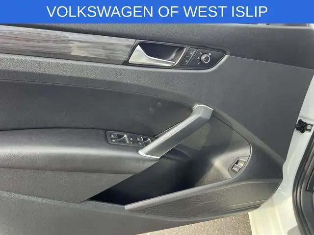 2022 Volkswagen Passat 2.0T R-Line
