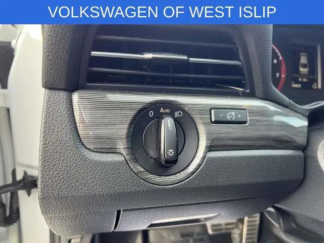 2022 Volkswagen Passat 2.0T R-Line