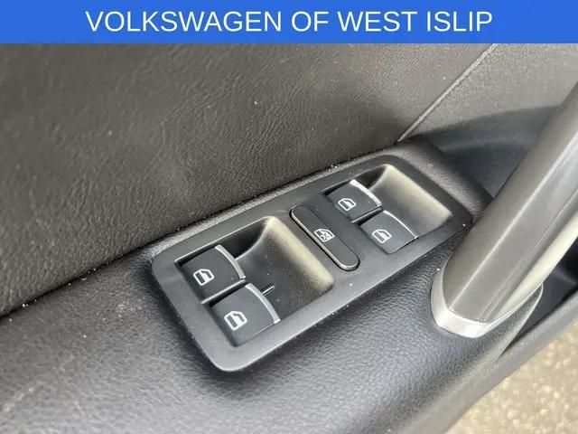 2022 Volkswagen Passat 2.0T R-Line