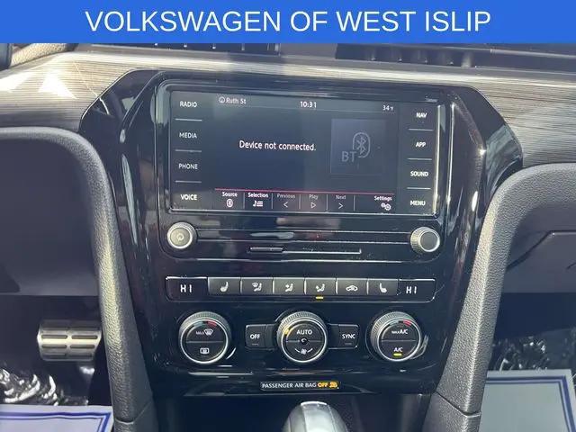 2022 Volkswagen Passat 2.0T R-Line