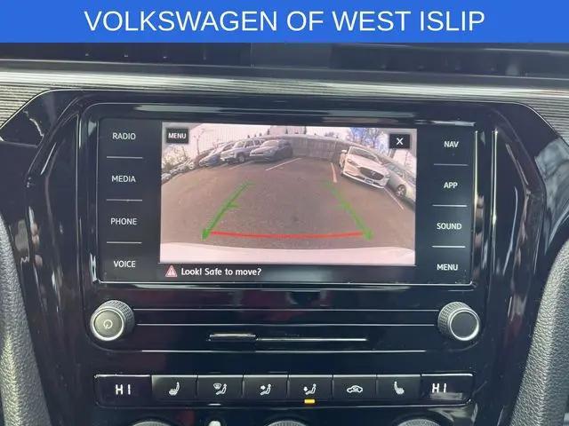 2022 Volkswagen Passat 2.0T R-Line