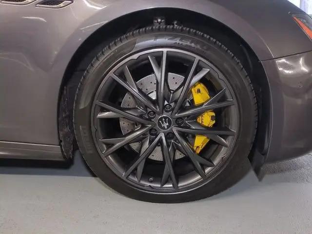 2022 Maserati Ghibli Modena Q4
