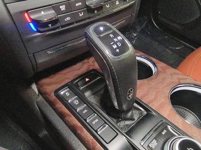 2022 Maserati Ghibli Modena Q4
