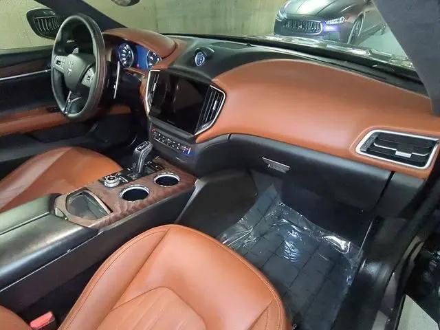 2022 Maserati Ghibli Modena Q4