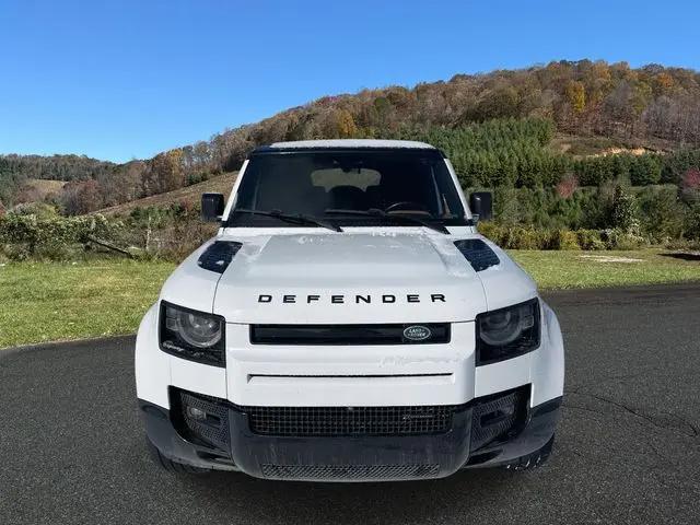 2023 Land Rover Defender 130 X-Dynamic SE