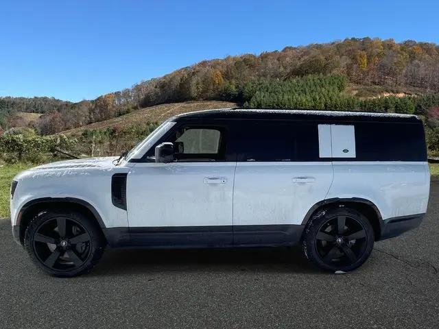 2023 Land Rover Defender 130 X-Dynamic SE