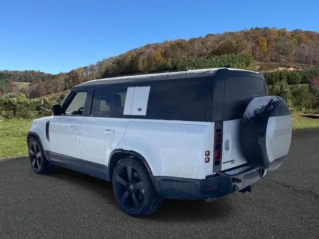2023 Land Rover Defender 130 X-Dynamic SE