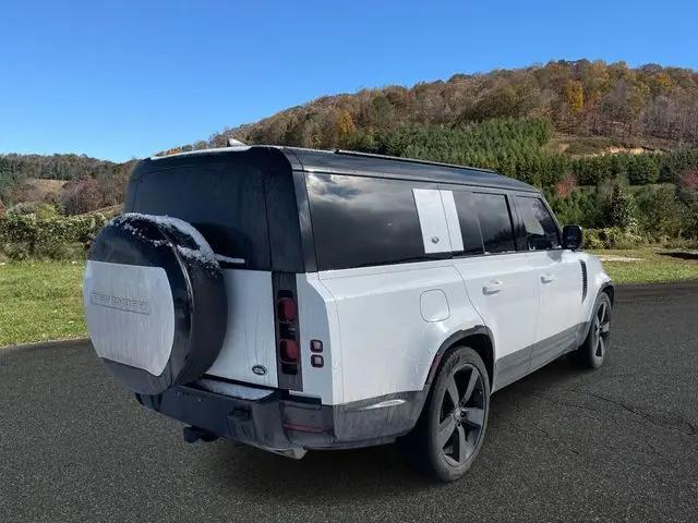 2023 Land Rover Defender 130 X-Dynamic SE