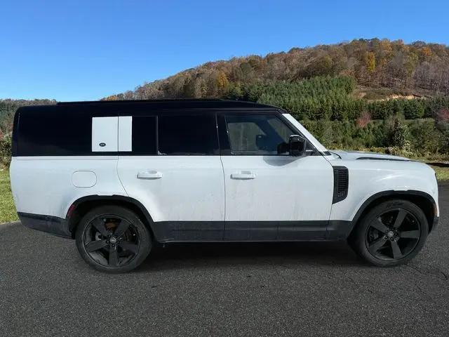 2023 Land Rover Defender 130 X-Dynamic SE