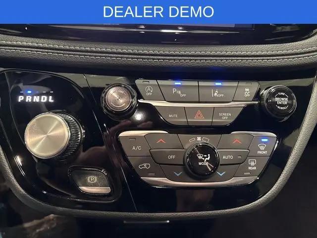 2026 Chrysler Pacifica Select AWD