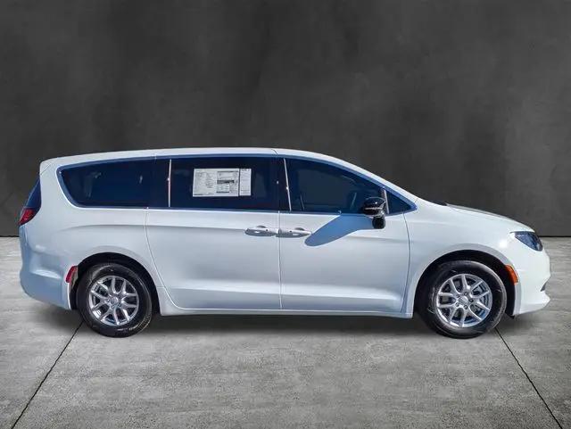 2026 Chrysler Voyager LX