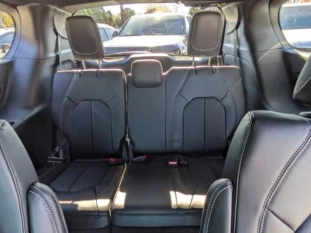 2026 Chrysler Voyager LX
