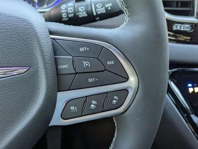 2026 Chrysler Voyager LX
