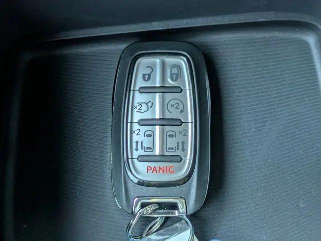 2026 Chrysler Voyager LX
