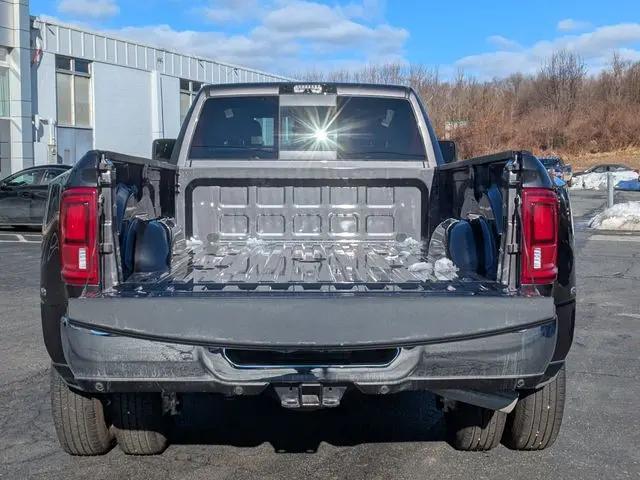 2026 Ram 3500 Tradesman Crew Cab 4x4 8' Box