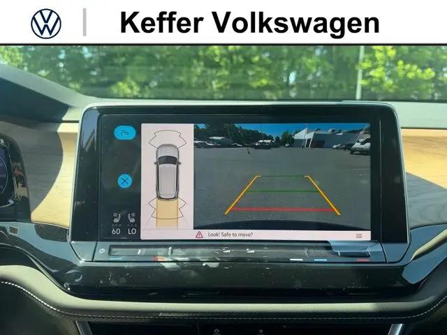 2026 Volkswagen Atlas SE with Technology