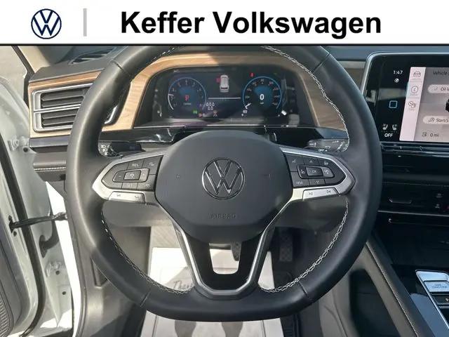 2026 Volkswagen Atlas SE with Technology