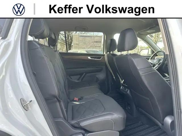 2026 Volkswagen Atlas SE with Technology