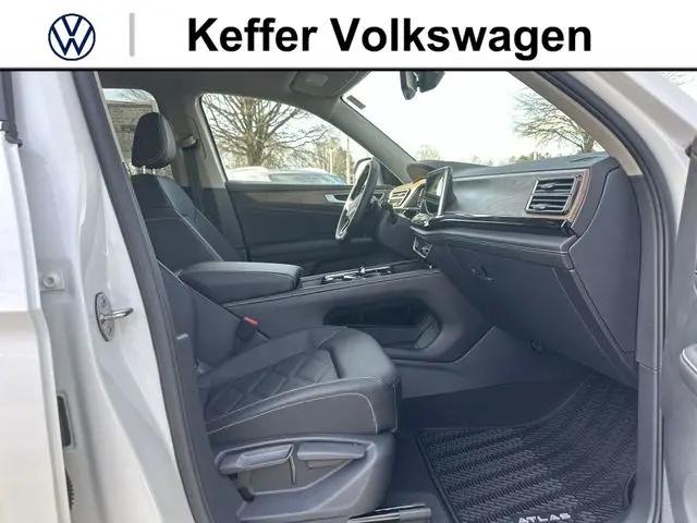 2026 Volkswagen Atlas SE with Technology