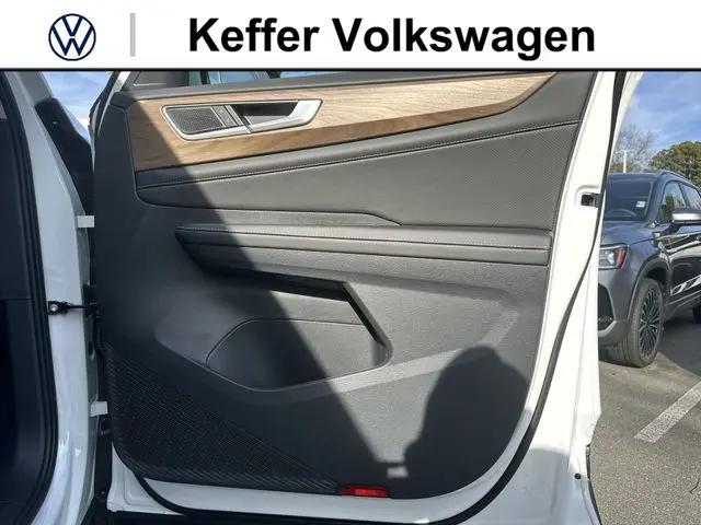 2026 Volkswagen Atlas SE with Technology