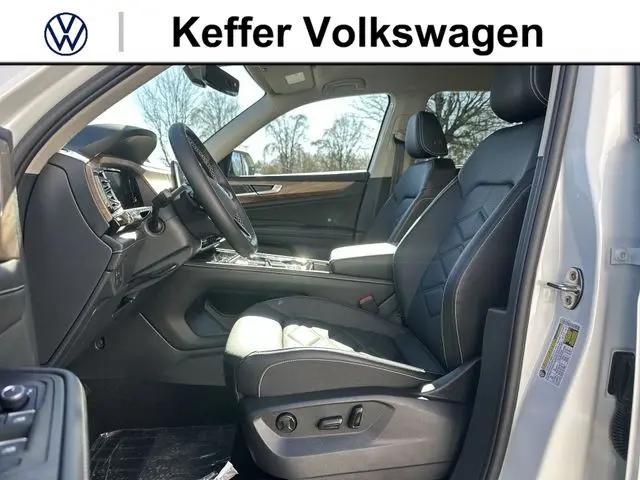 2026 Volkswagen Atlas SE with Technology