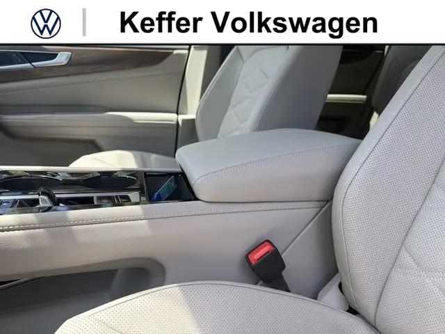 2026 Volkswagen Atlas SE with Technology