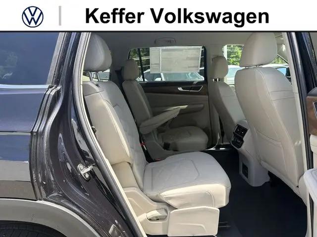 2026 Volkswagen Atlas SE with Technology