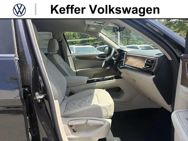 2026 Volkswagen Atlas SE with Technology