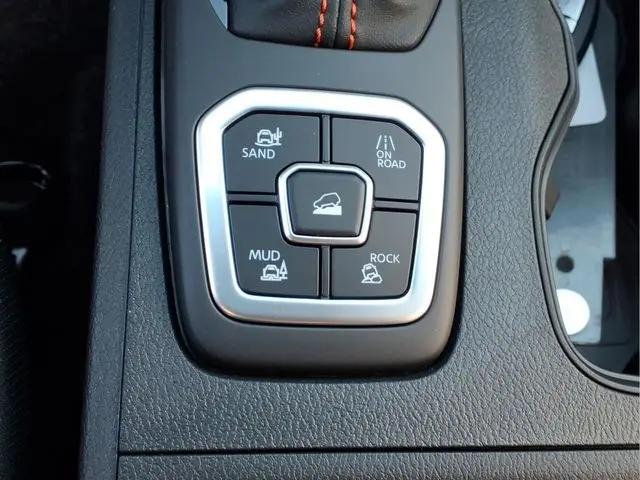 2026 Nissan Frontier Crew Cab PRO-4X 4x4